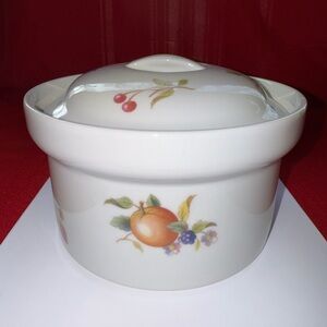 Vintage 1990s BIA Cordon Bleu “Orchard” Porcelain Covered Casserole Dish